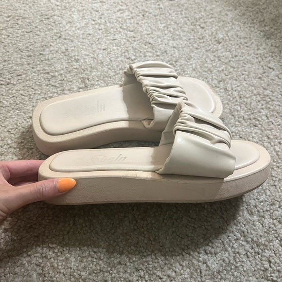 Platform runched slides - Picture 2 of 3